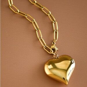 18K Gold Paperclip Heart Necklace